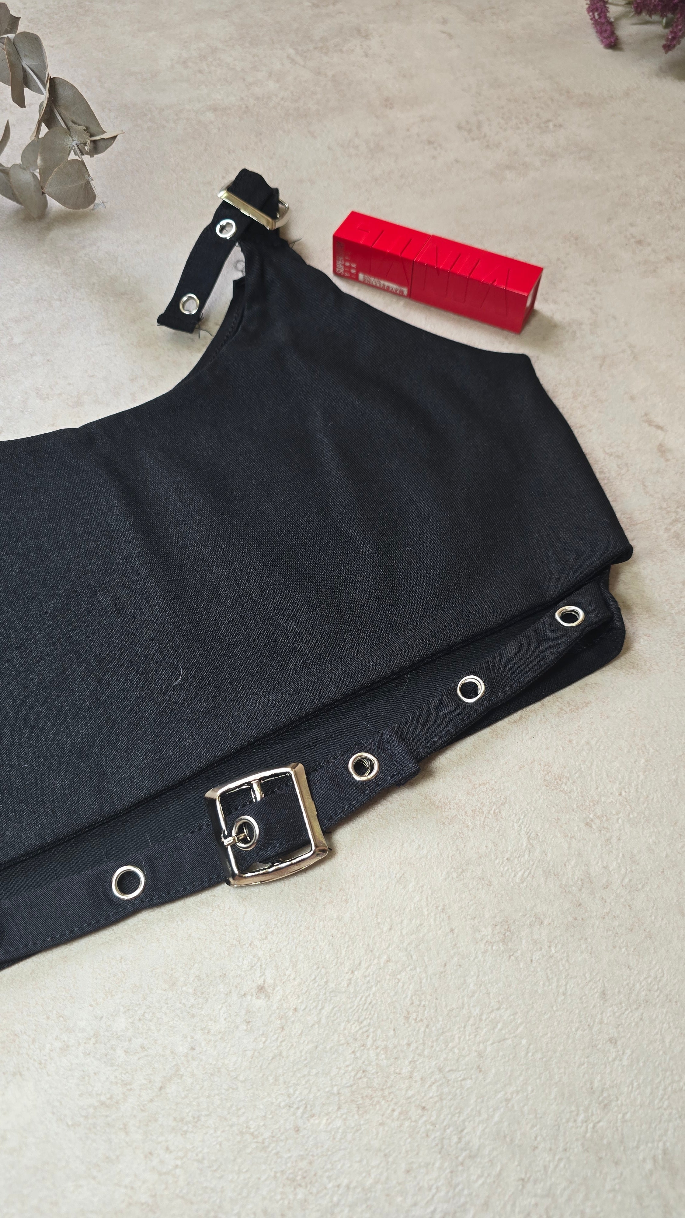 Top Femenino  Hana Hebilla Bengalina Negro