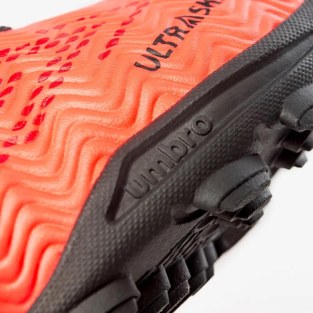 Umbro Futbol Society Masculino Ultraskin Coral/Negro/Rojo